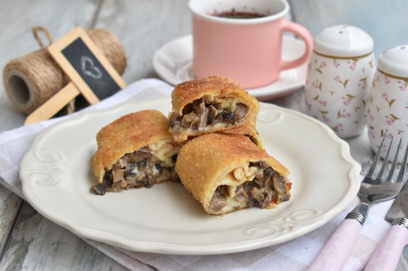 Krokiety z pieczarkami i serem żółtym