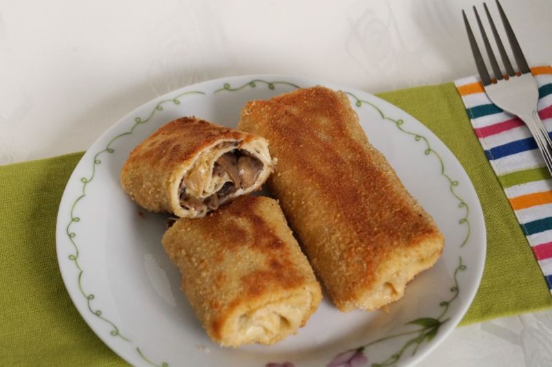 Krokiety z pieczarkami, oliwkami i mozzarellą Krokiety z pieczarkami, oliwkami i mozzarellą
