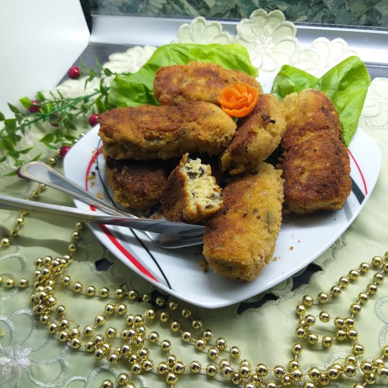 Krokiety ziemniaczane z suszonymi grzybami