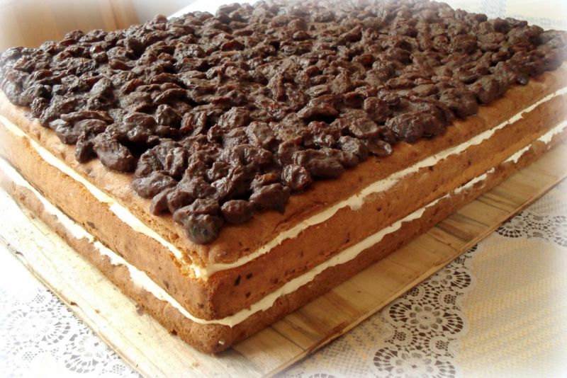 Królewiec z polewą rodzynkową Królewiec z polewą rodzynkową