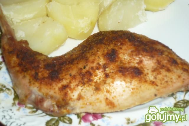 Królik na ostro w paprykowej posypce Królik na ostro w paprykowej posypce