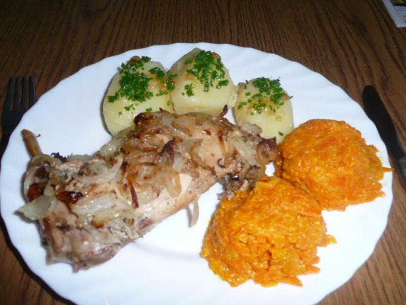 Królik w cebuli  Królik w cebuli