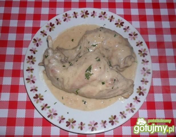 Królik w sosie śmietanowym 
