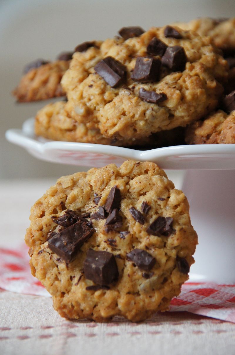 Krówkowe ciastka owsiane z czekoladą