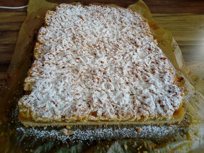 Krucha szarlotka z mieszanymi jabłkami Krucha szarlotka z mieszanymi jabłkami