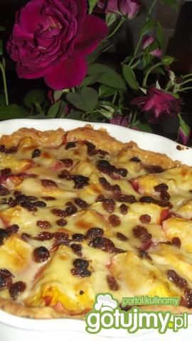 Krucha tarta z nektarynką .