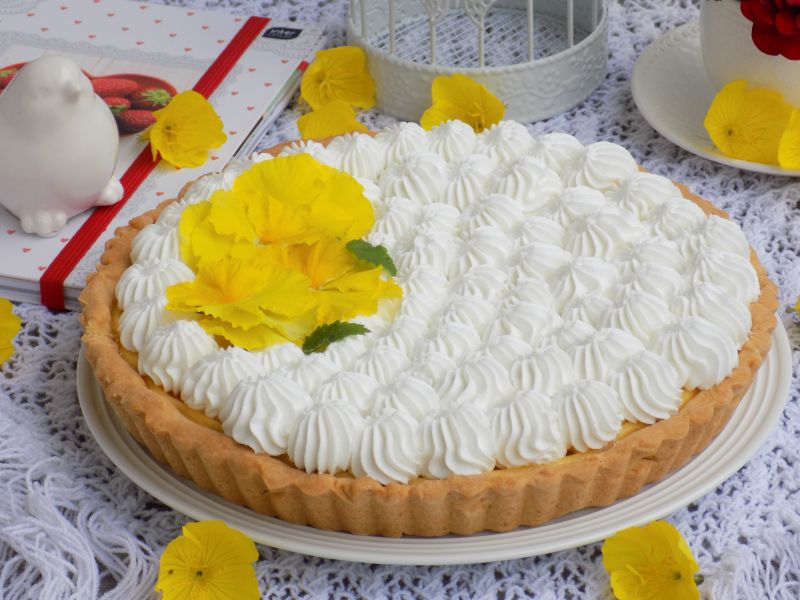 Krucha tarta ze śmietankowym nadzieniem Krucha tarta ze śmietankowym nadzieniem