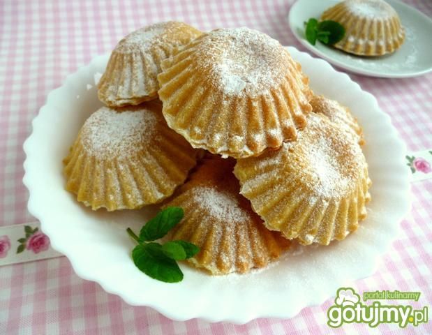 Kruche babeczki z domowym budyniem Kruche babeczki z domowym budyniem