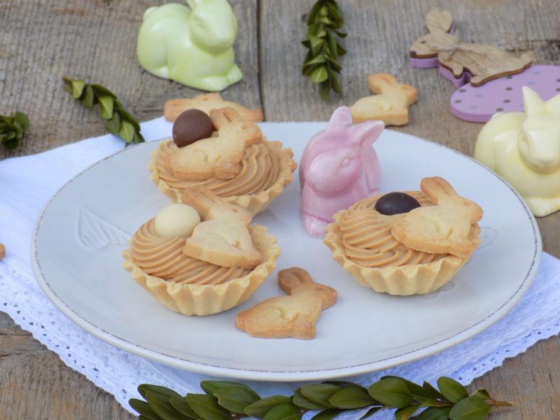 Kruche babeczki z kremem budyniowo-kajmakowym Kruche babeczki z kremem budyniowo-kajmakowym