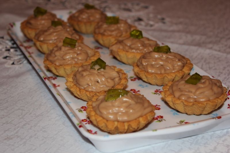 Kruche babeczki z kremem budyniowym 