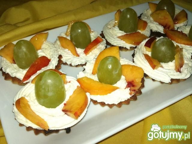 Kruche babeczki ze śmietaną Kruche babeczki ze śmietaną