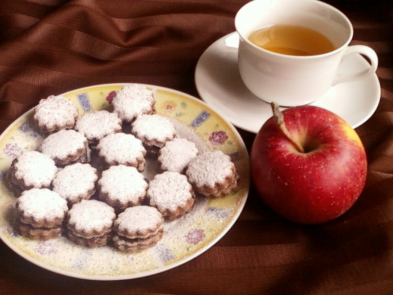 Kruche ciasteczka cynamonowo-kakaowe  