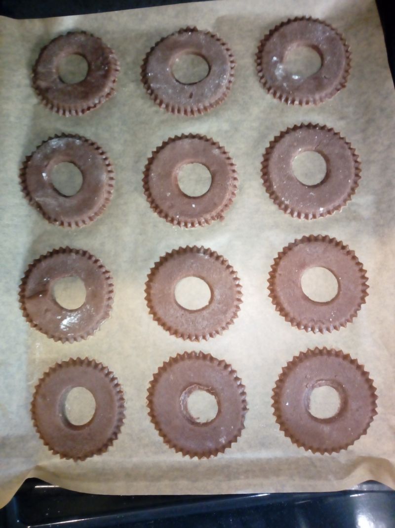 Kruche ciasteczka kakaowo - orzechowe 