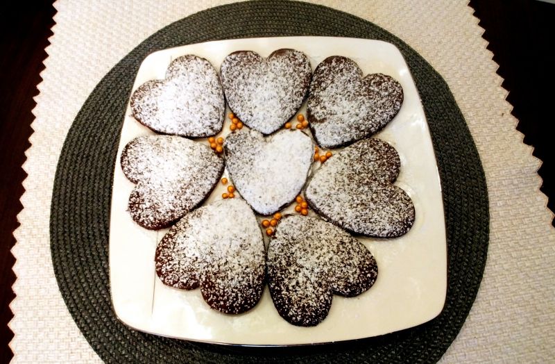 Kruche ciasteczka kakaowo - piernikowe