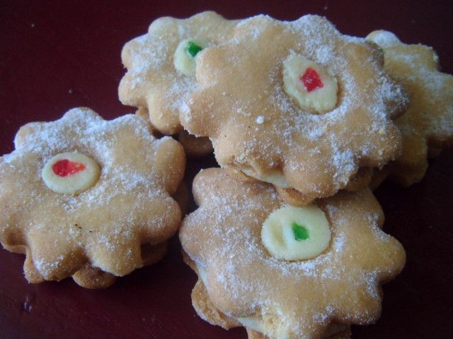 Kruche ciasteczka kwiatuszki