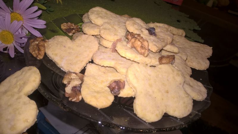 Kruche ciasteczka orzechowe 