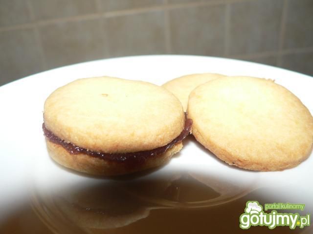 Kruche ciasteczka przekładane