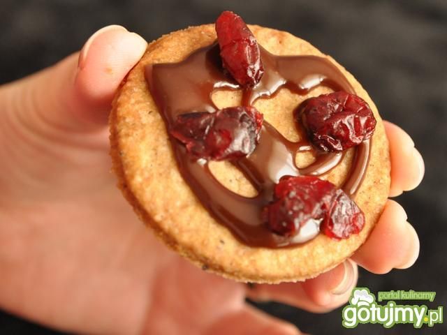 Kruche ciasteczka z czekoladą i żurawiną