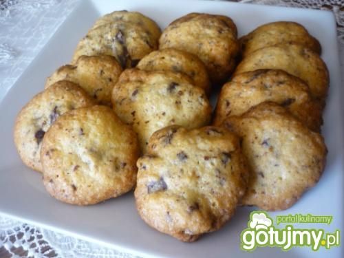 kruche ciasteczka z kawałakmi czekolady kruche ciasteczka z kawałakmi czekolady