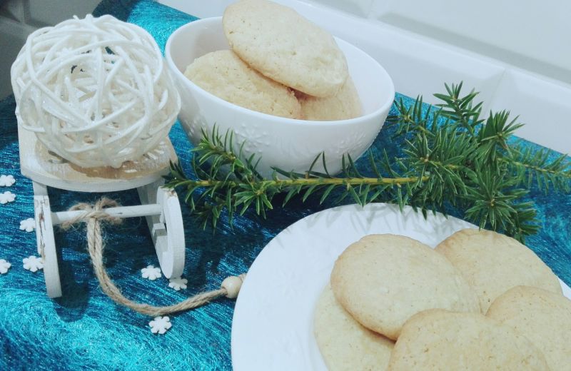 Ciasteczka z kokosem i białą czekoladą 