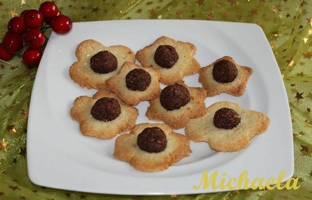 Kruche ciasteczka z kuleczką