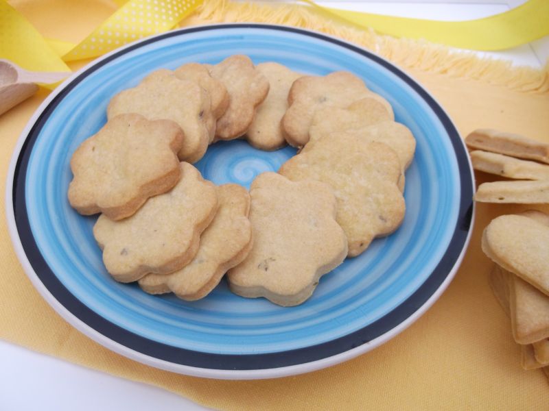 Kruche ciasteczka z lawendą