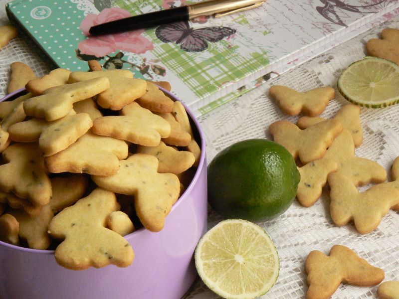 Kruche ciasteczka z limonkową nutę Kruche ciasteczka z limonkową nutę