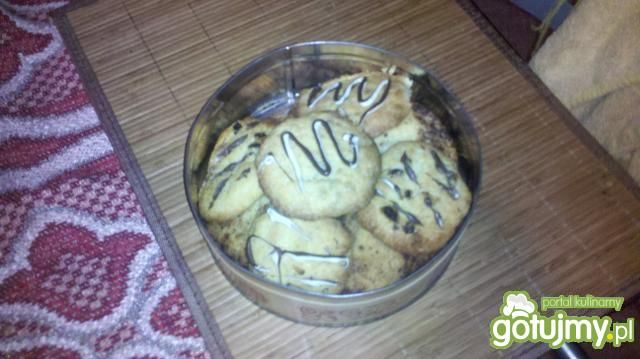 Kruche ciasteczka z orzechami Kruche ciasteczka z orzechami