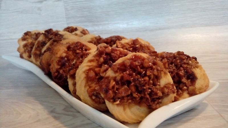 Kruche ciasteczka z orzechami laskowymi