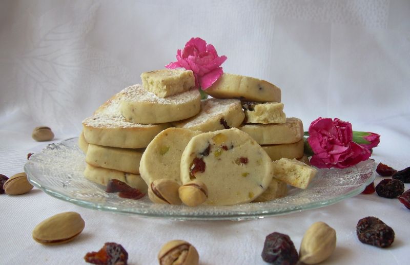 Kruche ciasteczka z żurawiną i pistacjami