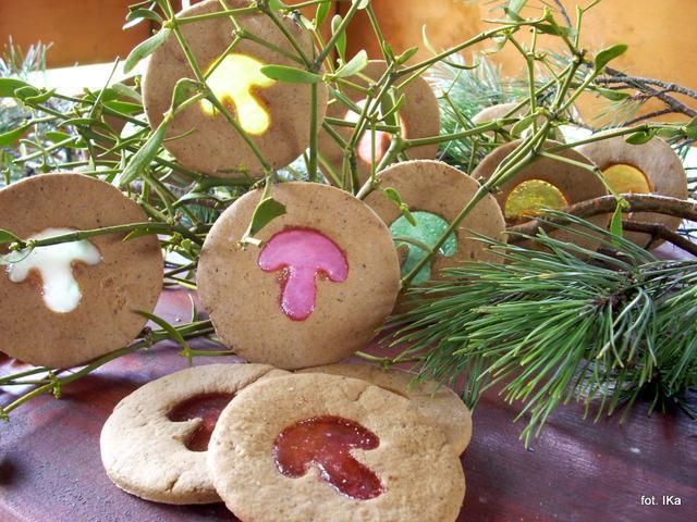 Kruche ciastka korzenne z witrażykami  Kruche ciastka korzenne z witrażykami