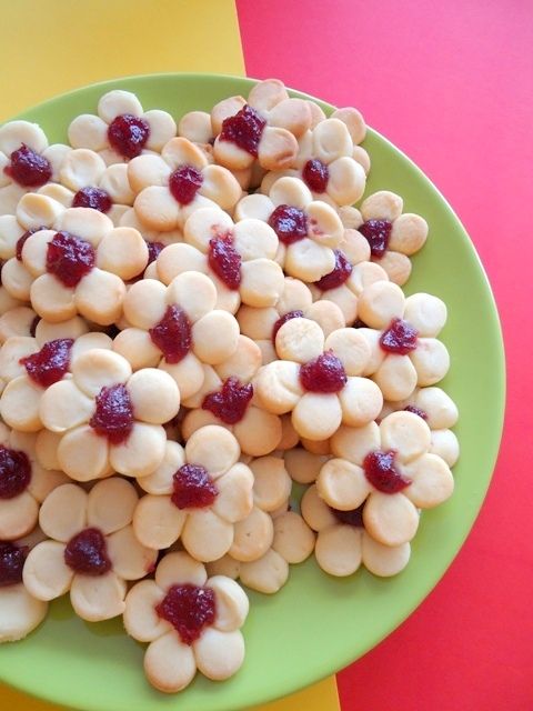 Kruche ciastka maślane z marmoladą