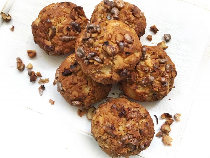 Kruche ciastka orzechowe