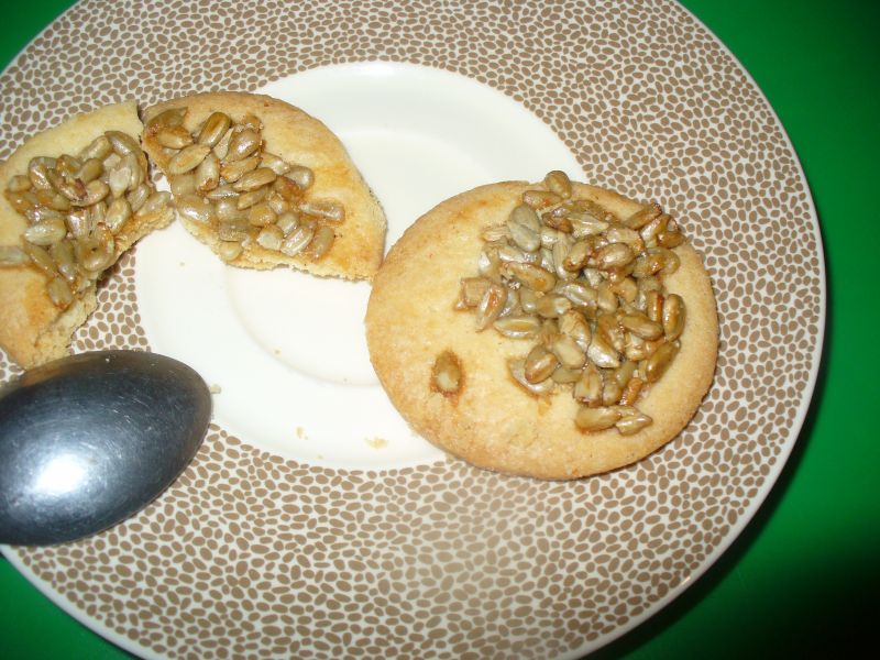 Kruche ciastka ze słonecznikiem Kruche ciastka ze słonecznikiem