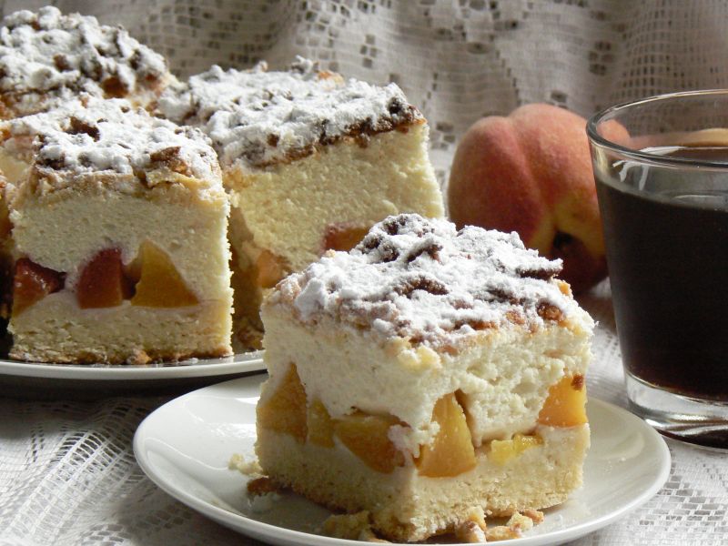 Kruche ciasto kokosowe z brzoskwiniami Kruche ciasto kokosowe z brzoskwiniami