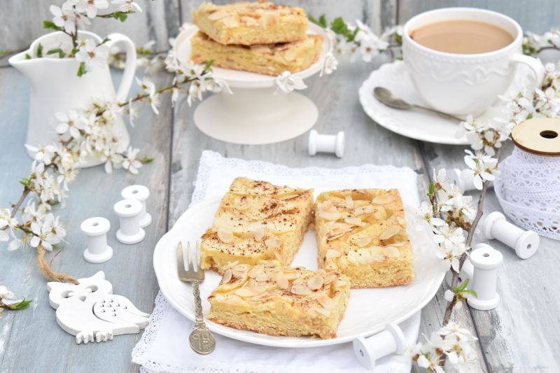 Kruche ciasto z jabłkami i bakaliami