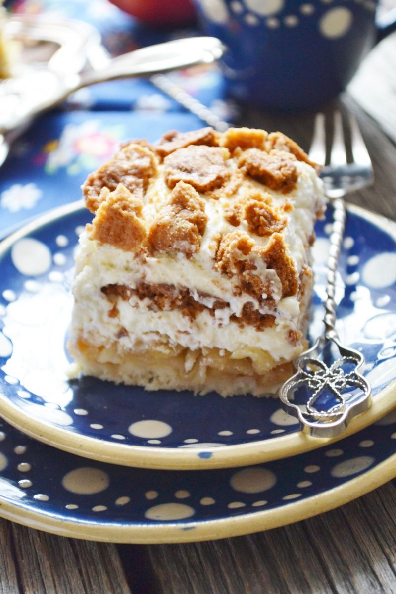 Kruche ciasto z jabłkami i ze śmietaną Kruche ciasto z jabłkami i ze śmietaną