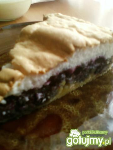 Kruche ciasto z jagodami i bezą Kruche ciasto z jagodami i bezą