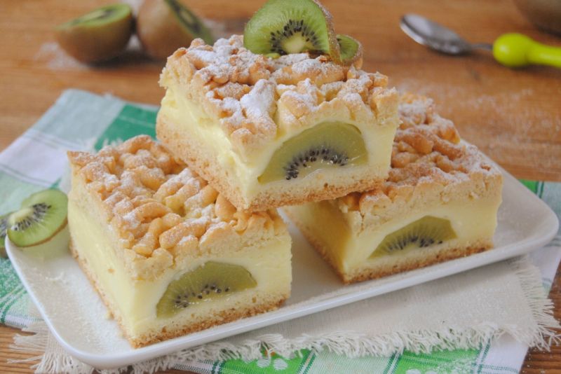 Kruche ciasto z kiwi