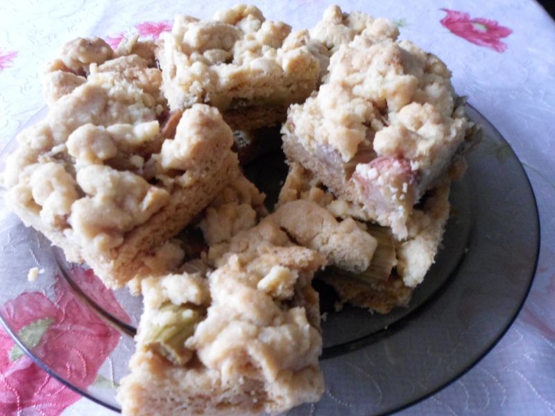 Kruche ciasto z rabarbarem 