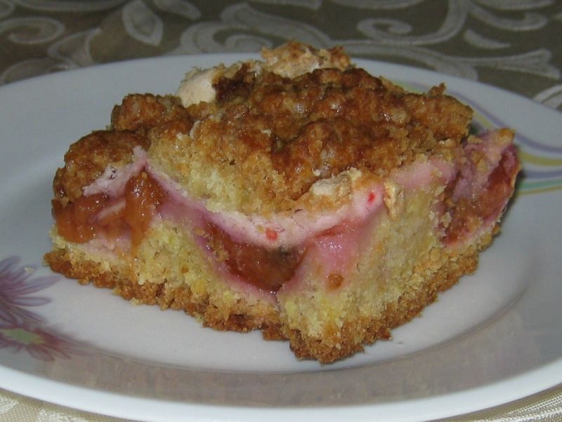 Kruche ciasto ze śliwkami