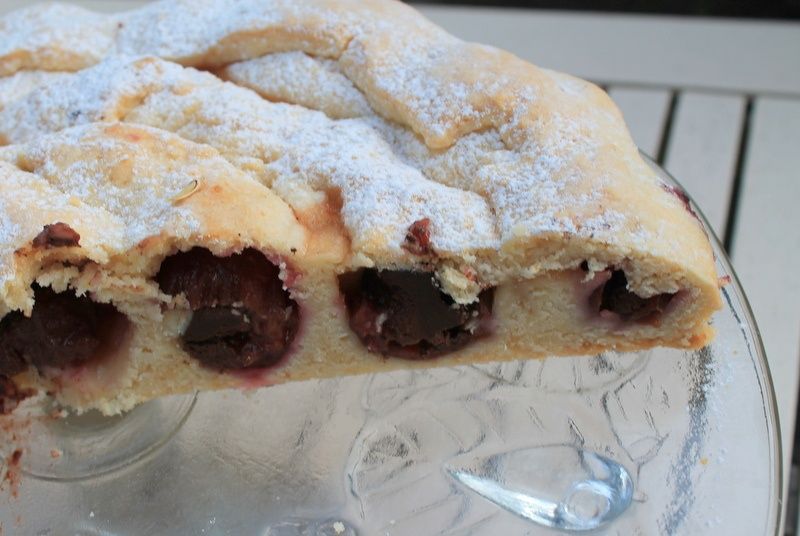 Kruche ciasto ze śliwkami i czekoladą Kruche ciasto ze śliwkami i czekoladą