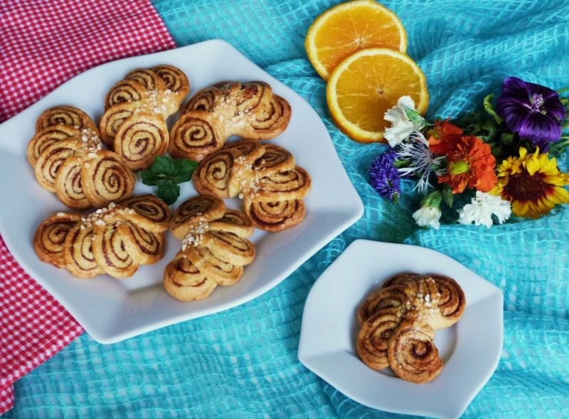 Kruche cynamonki z pomarańczową skórką