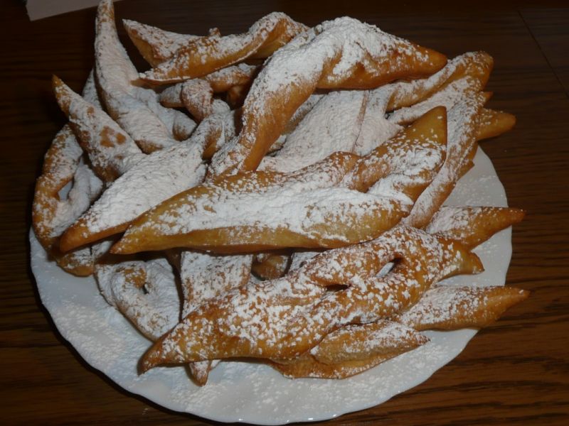 Kruche kręcone faworki 