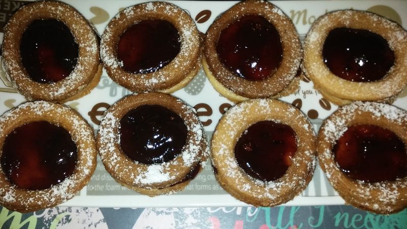 Kruche "oczka" z powidłami