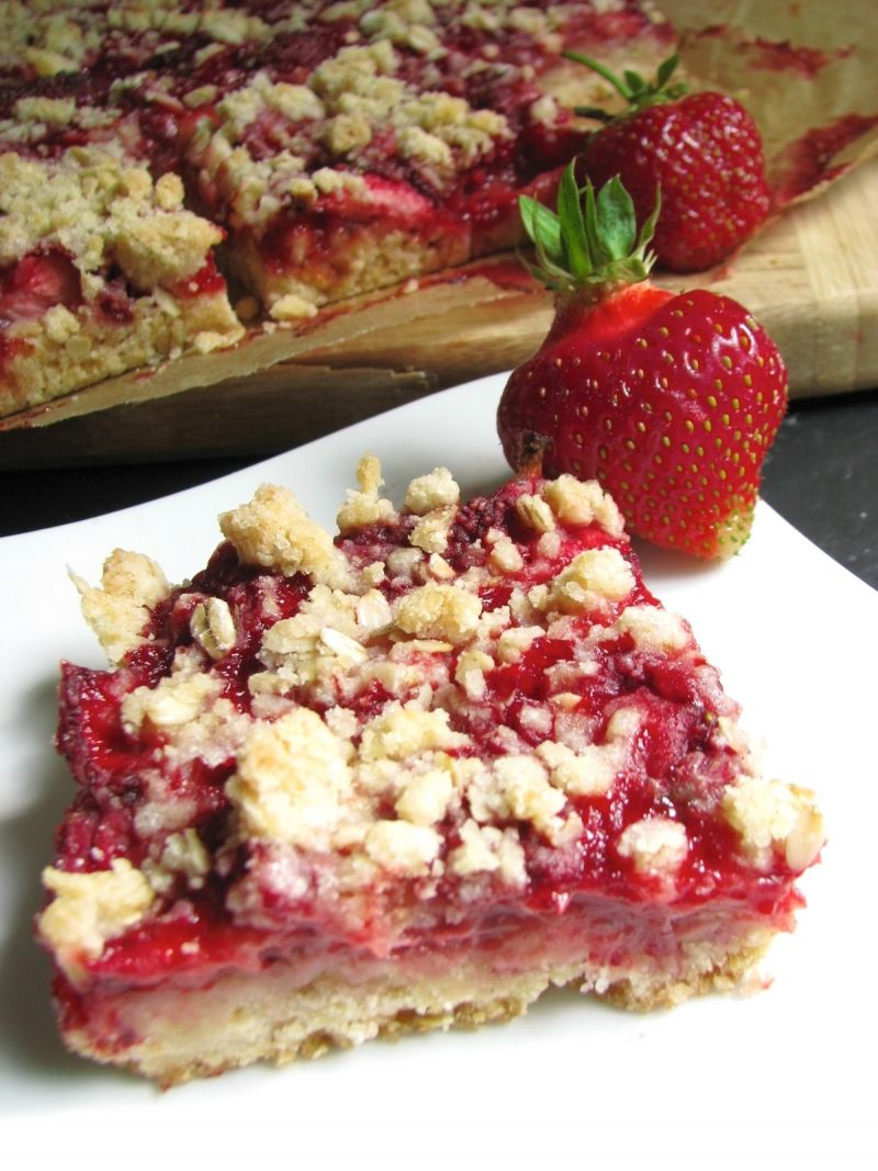 Kruche owsiane ciasto z truskawkami