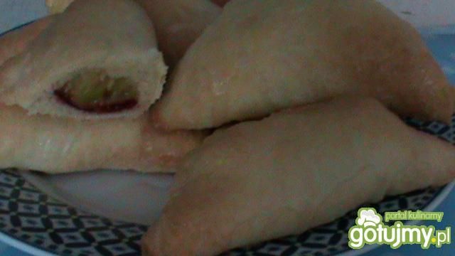 Kruche pierożki ze śliwkami