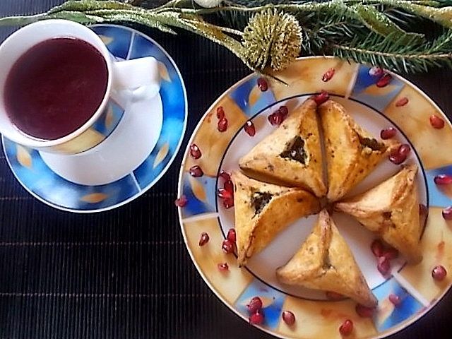 Kruche pierożki ze szpinakiem i dodatkami