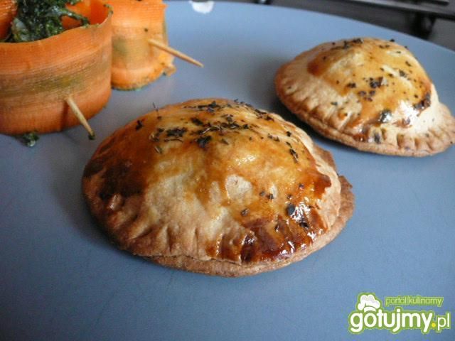 Kruche pierożki ze szpinakiem i rukolą