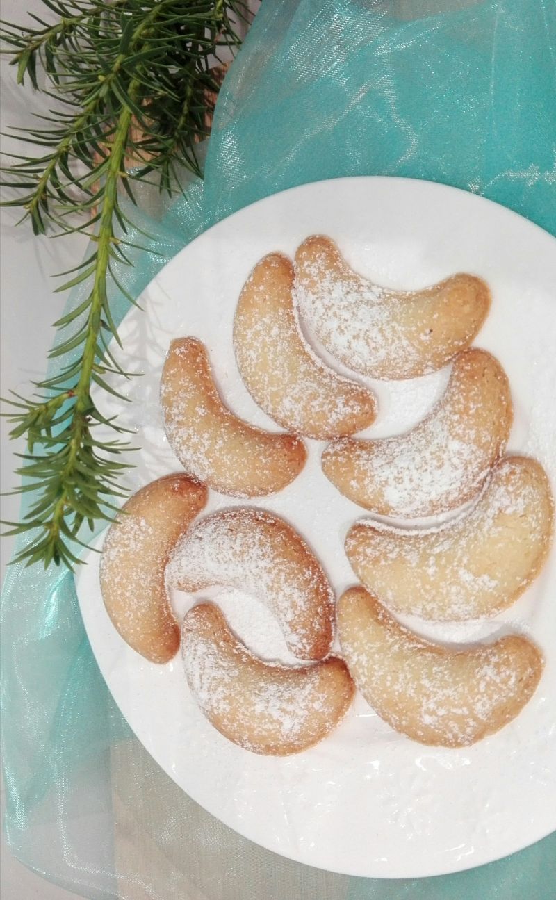 Kruche półksiężyce migdałowe Kruche półksiężyce migdałowe